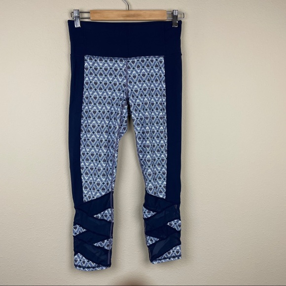 EUC athleta Mantra Capri Navy Multi Print sheer S - Picture 3 of 8